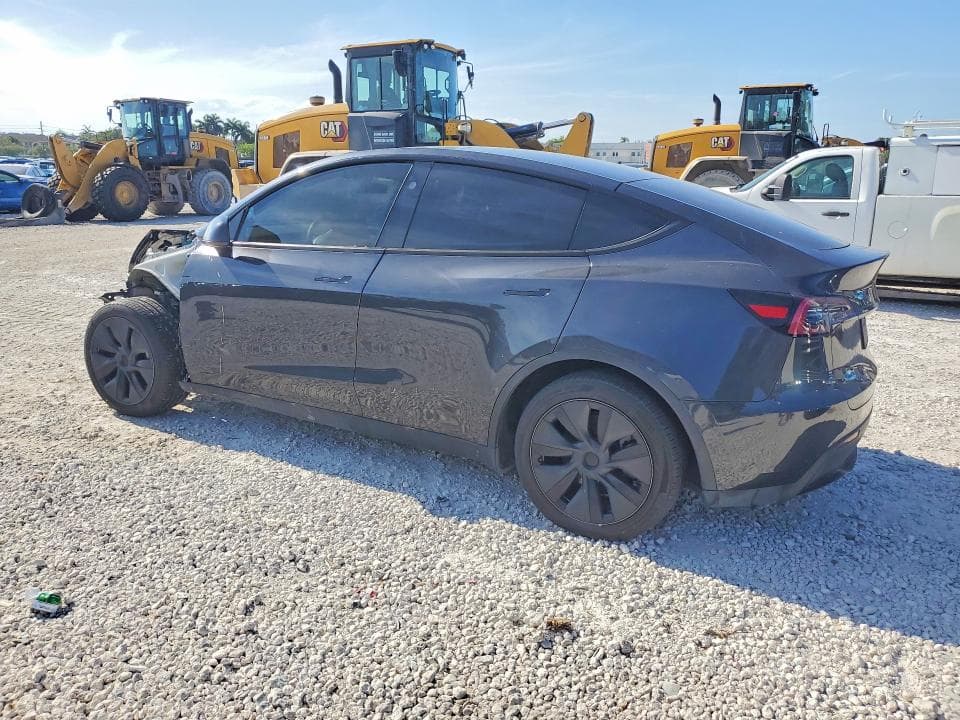 2025 TESLA MODEL Y 2