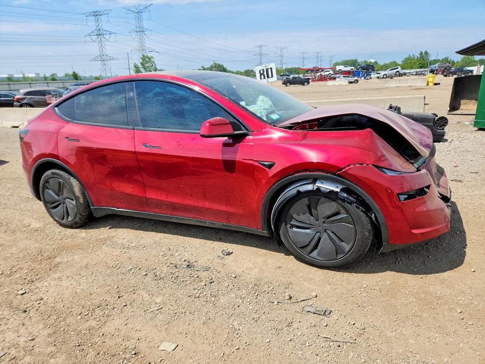 2026 TESLA MODEL Y 4