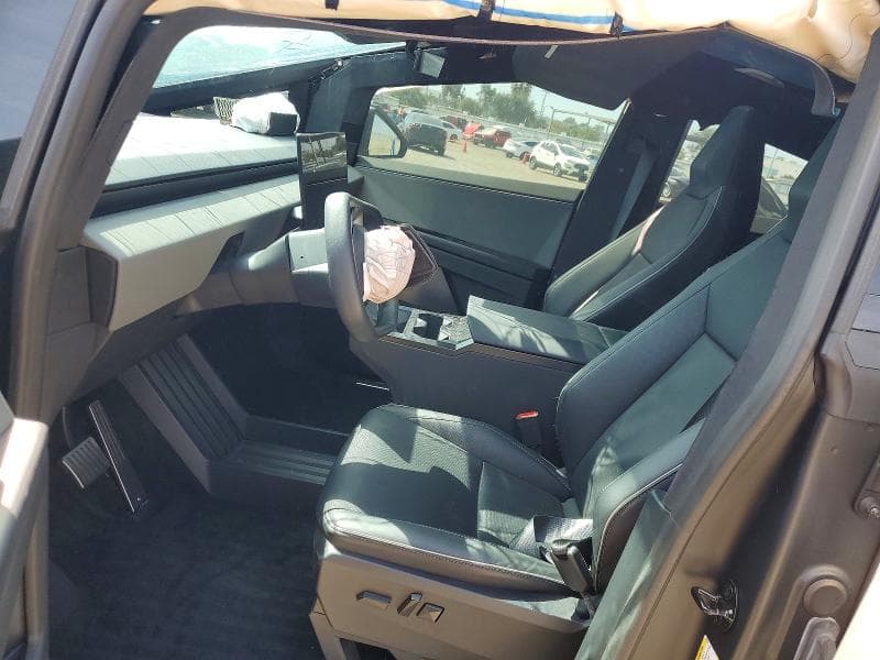 2024 TESLA CYBERTRUCK 7