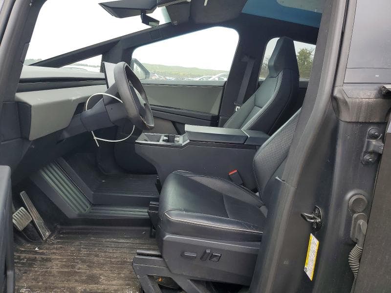 2024 TESLA CYBERTRUCK 7