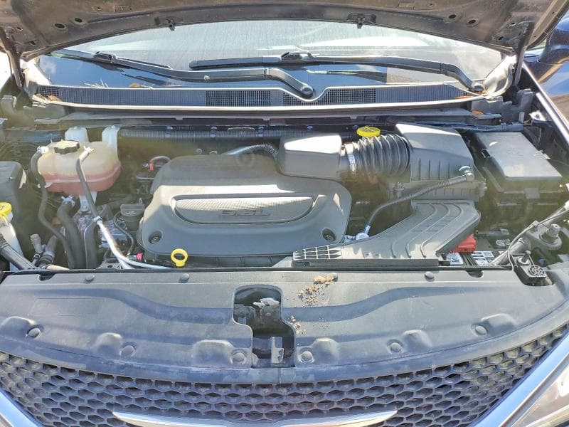 2020 CHRYSLER PACIFICA TOURING 12