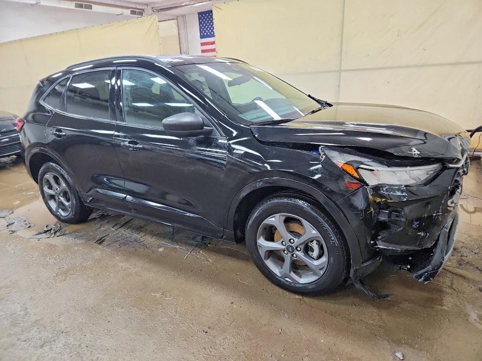 2023 FORD ESCAPE ST LINE 4