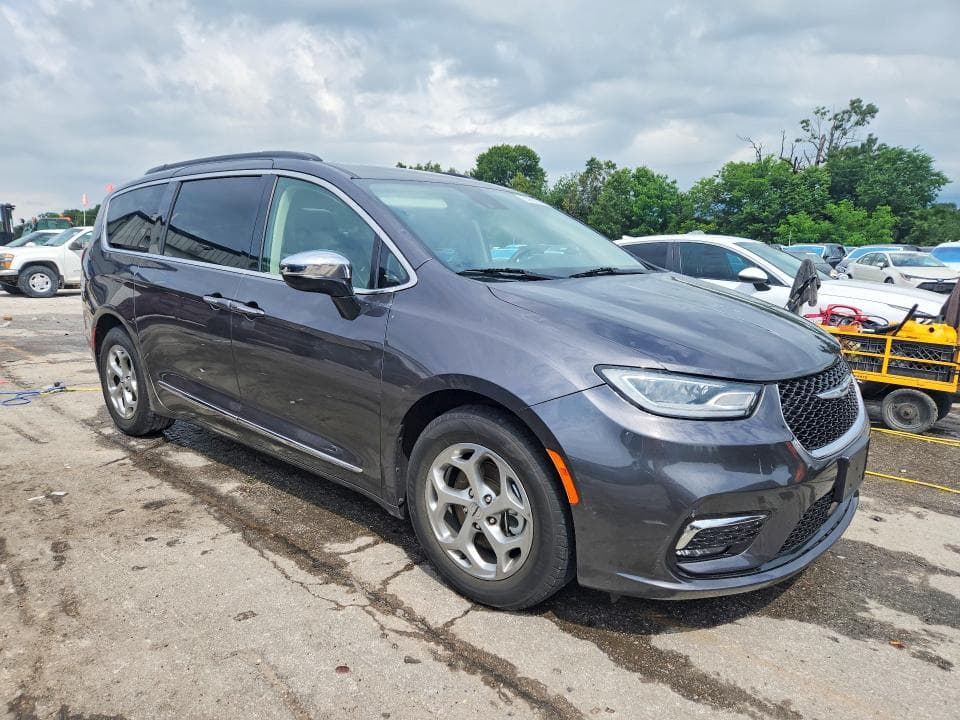 2023 CHRYSLER PACIFICA LIMITED 4