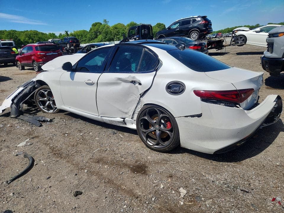 2017 ALFA ROMEO GIULIA TI 2