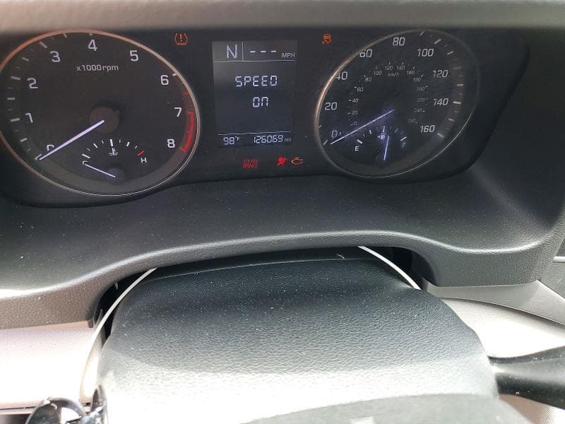 2017 HYUNDAI ELANTRA SE 9