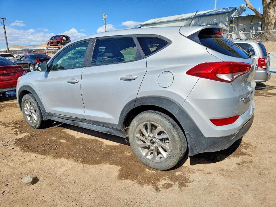 2017 HYUNDAI TUCSON SE 2