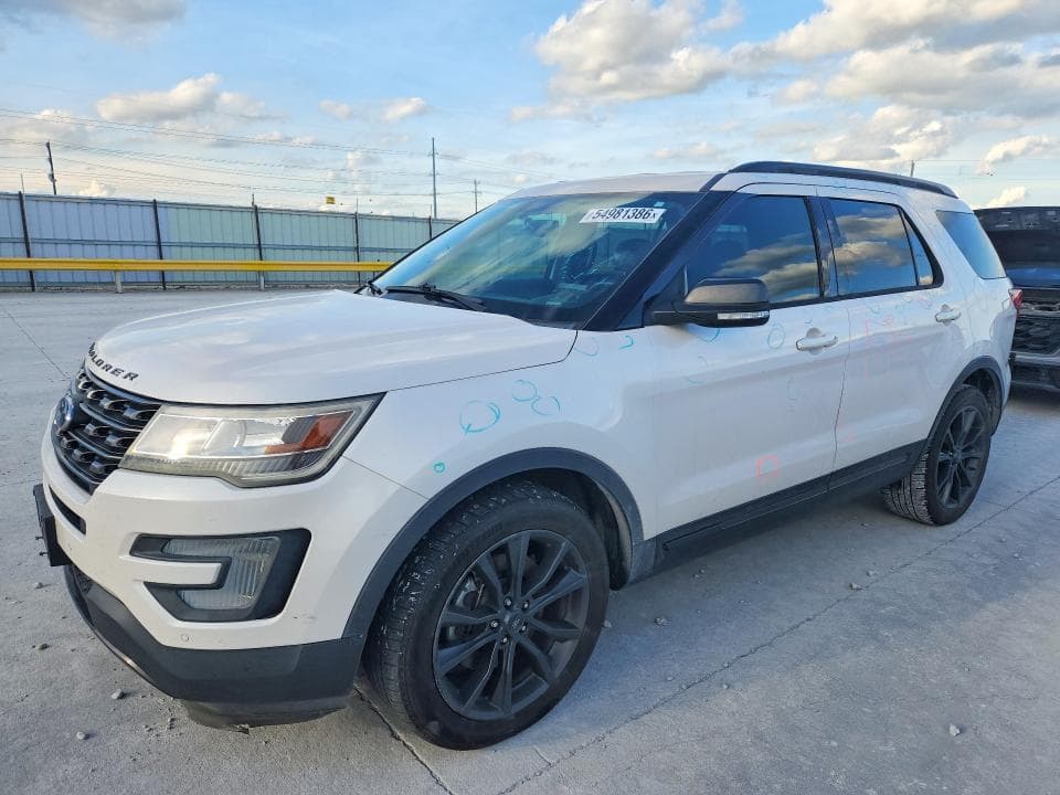2017 FORD EXPLORER XLT - 1