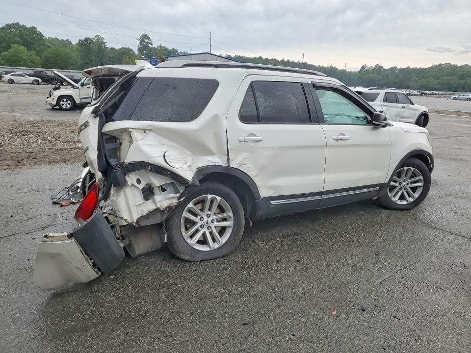 2017 FORD EXPLORER XLT 3