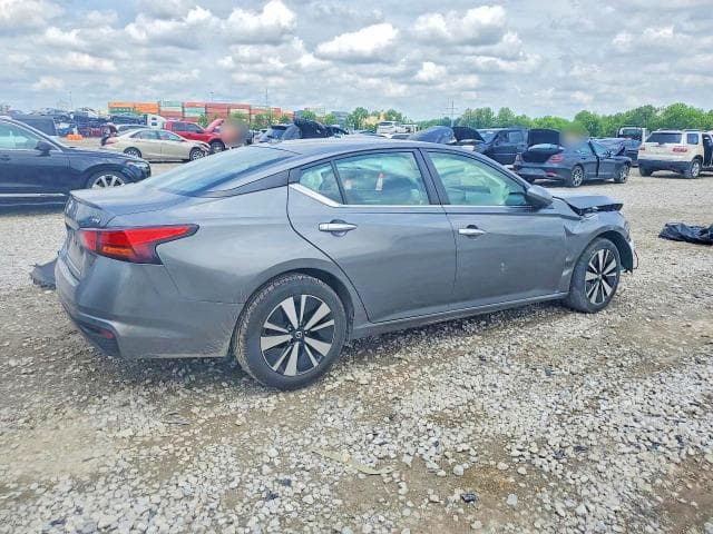2021 NISSAN ALTIMA SV 3