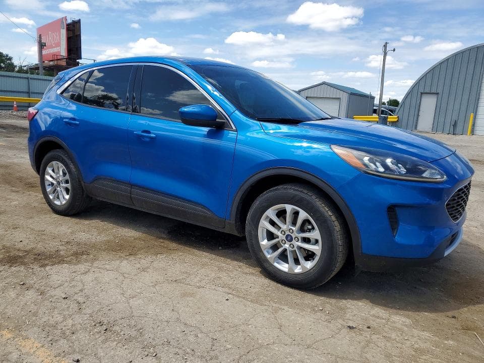 2020 FORD ESCAPE SE 4
