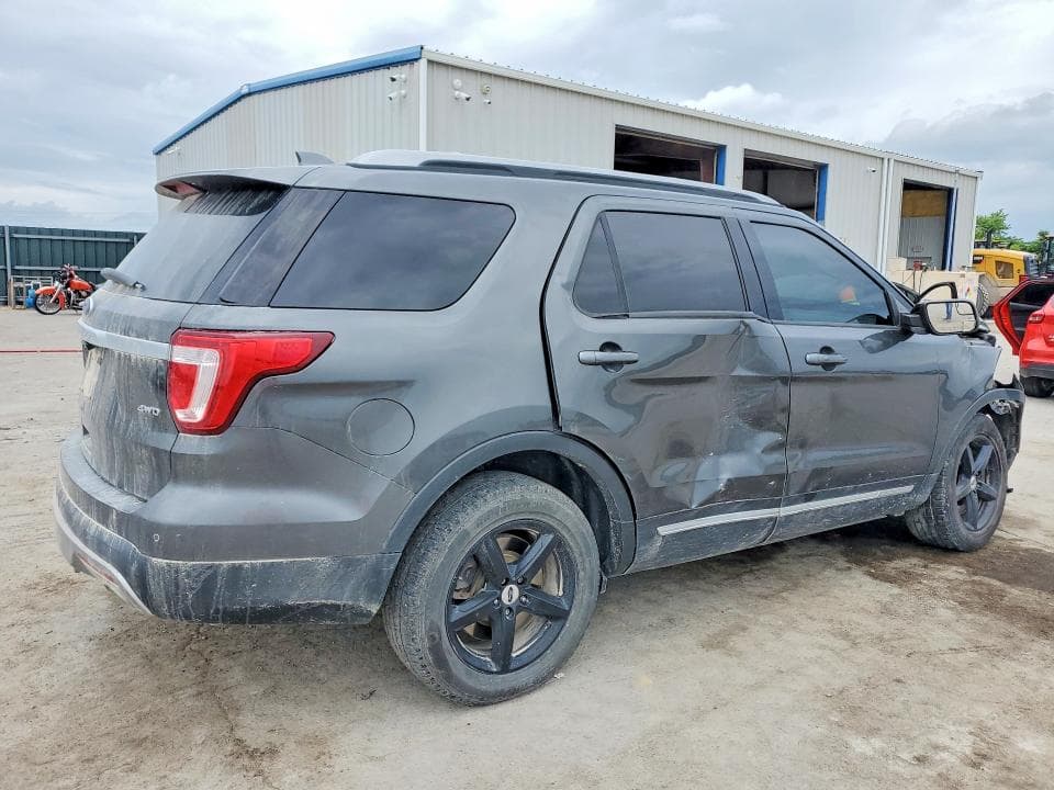 2017 FORD EXPLORER XLT 3
