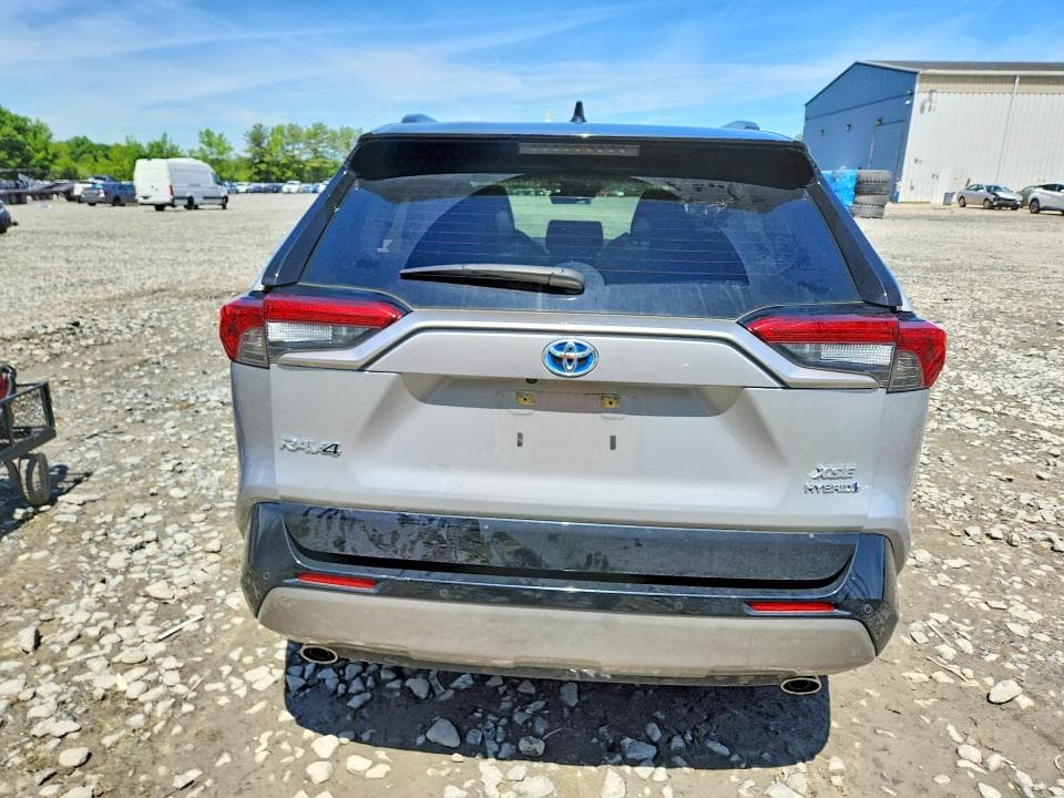 2022 TOYOTA RAV4 XSE 6