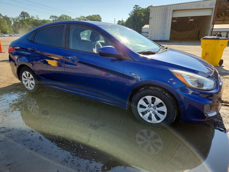 2017 HYUNDAI ACCENT SE 4