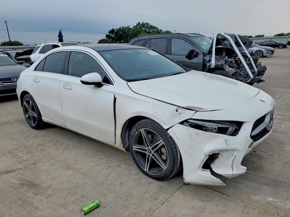 2019 MERCEDES-BENZ A 220 4