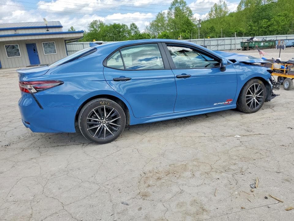 2024 TOYOTA CAMRY SE 3