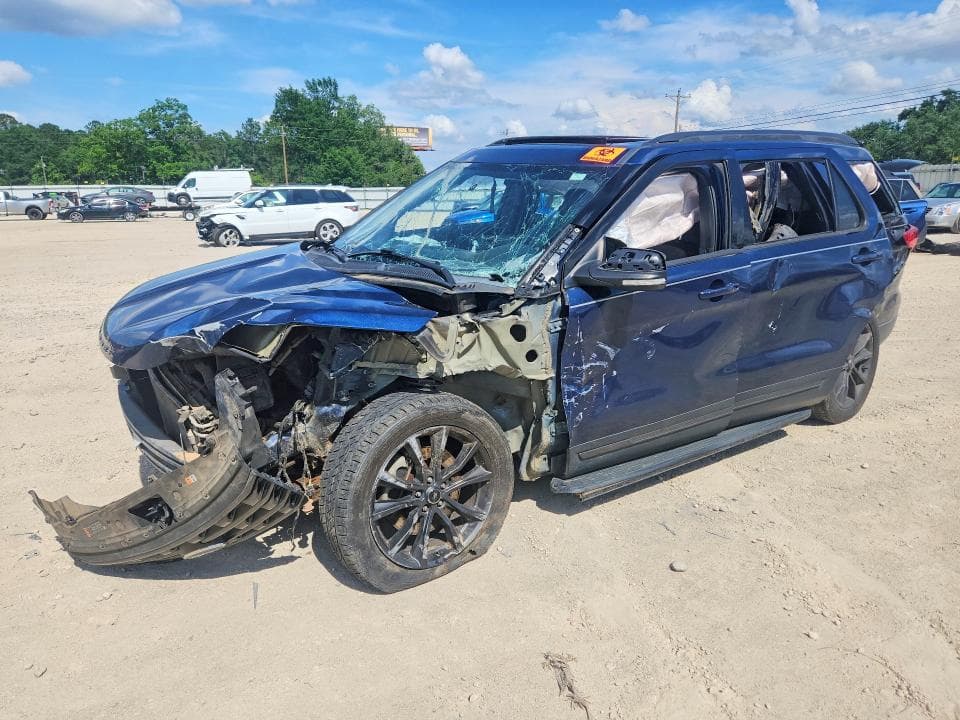 2017 FORD EXPLORER XLT - 1
