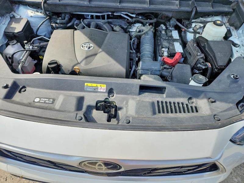 2021 TOYOTA HIGHLANDER LE 12