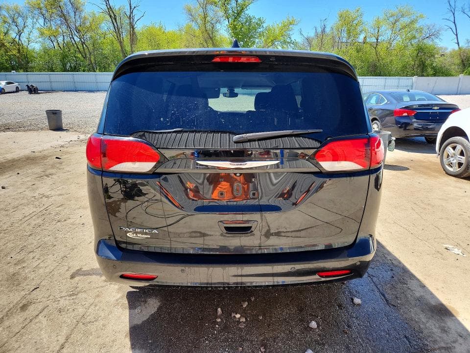 2017 CHRYSLER PACIFICA LX 6