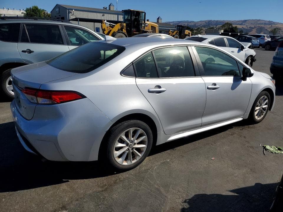 2022 TOYOTA COROLLA LE 3