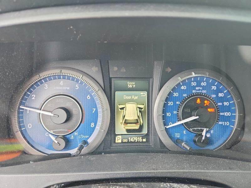 2018 TOYOTA SIENNA LE 9