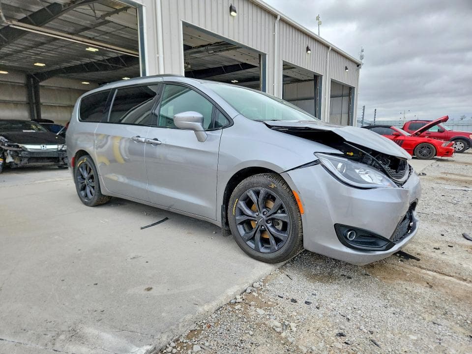 2020 CHRYSLER PACIFICA TOURING 4