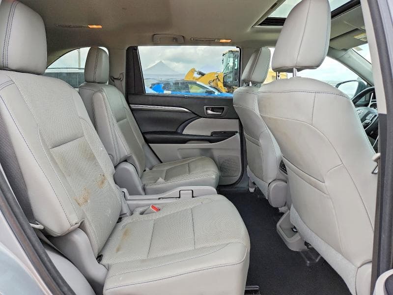 2017 TOYOTA HIGHLANDER LIMITED 11
