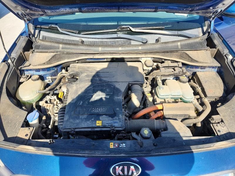 2017 KIA NIRO LX 11