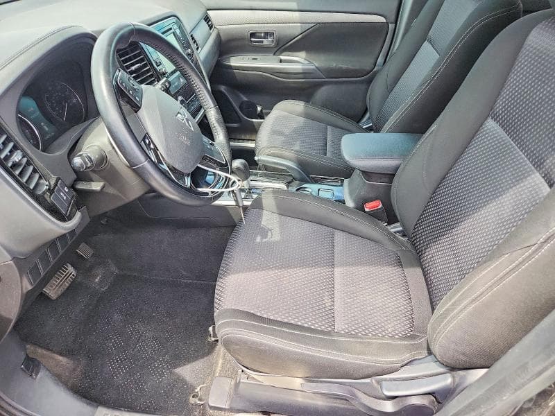 2017 MITSUBISHI OUTLANDER ES 7