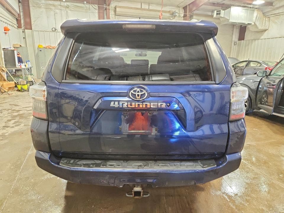 2018 TOYOTA 4RUNNER SR5 6