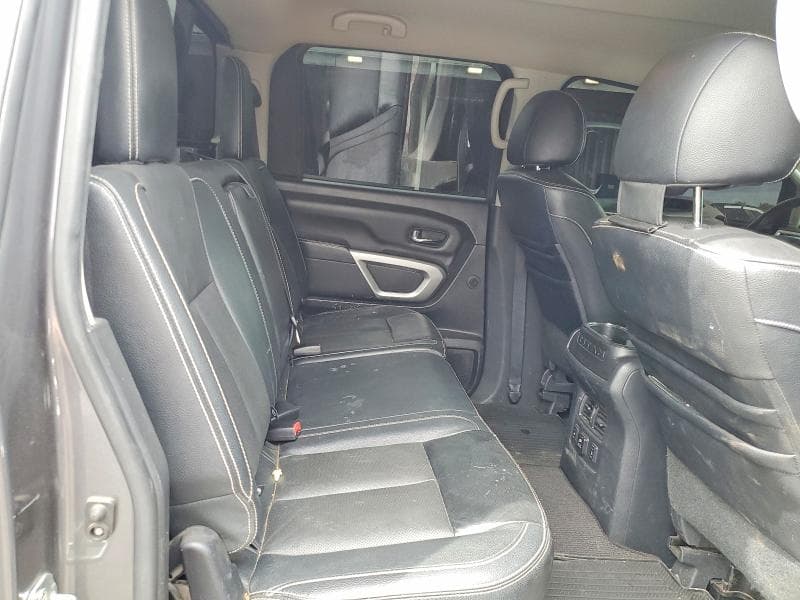 2017 NISSAN TITAN PRO-4X 10