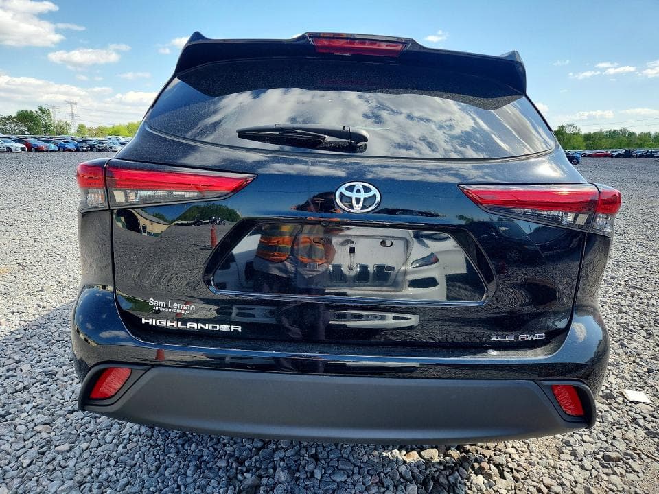 2022 TOYOTA HIGHLANDER XLE 6