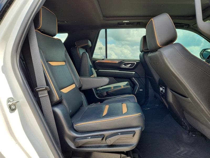 2023 GMC YUKON AT4 11
