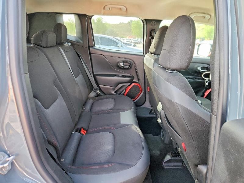 2018 JEEP RENEGADE TRAILHAWK 11