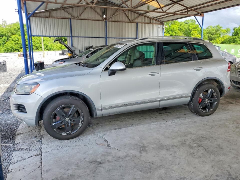 2012 VOLKSWAGEN TOUAREG V6 TDI - 1