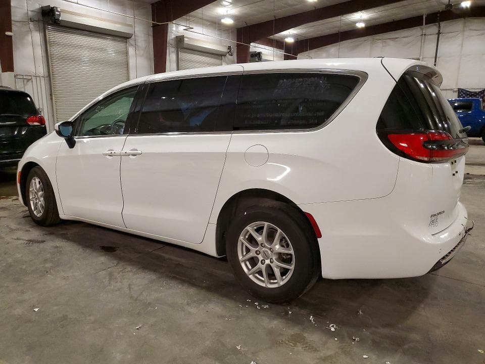 2023 CHRYSLER PACIFICA TOURING L 2