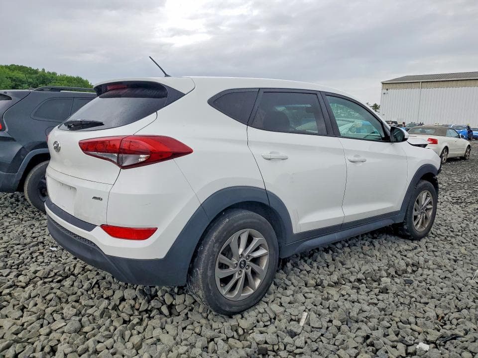 2018 HYUNDAI TUCSON SE 3