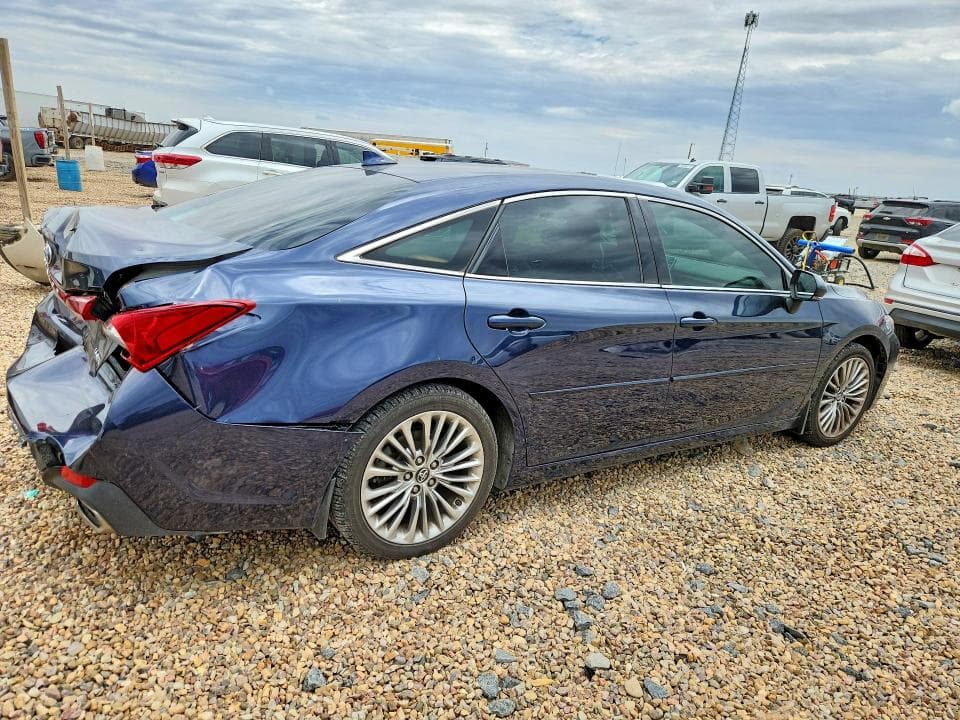 2019 TOYOTA AVALON LIMITED 3