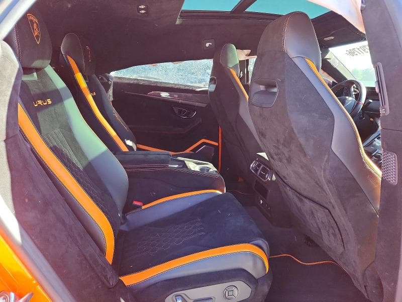 2024 LAMBORGHINI URUS PERFORMANTE 10