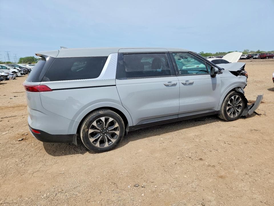 2023 KIA CARNIVAL EX 3