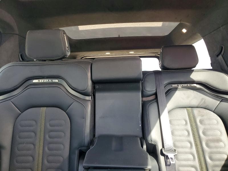 2024 RIVIAN R1S ADVENTURE 20