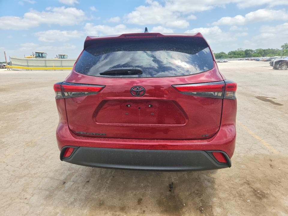 2022 TOYOTA HIGHLANDER LE 6