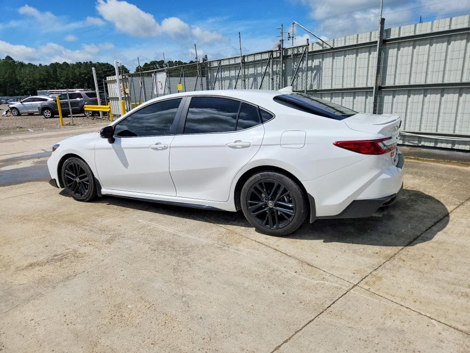2025 TOYOTA CAMRY SE 2