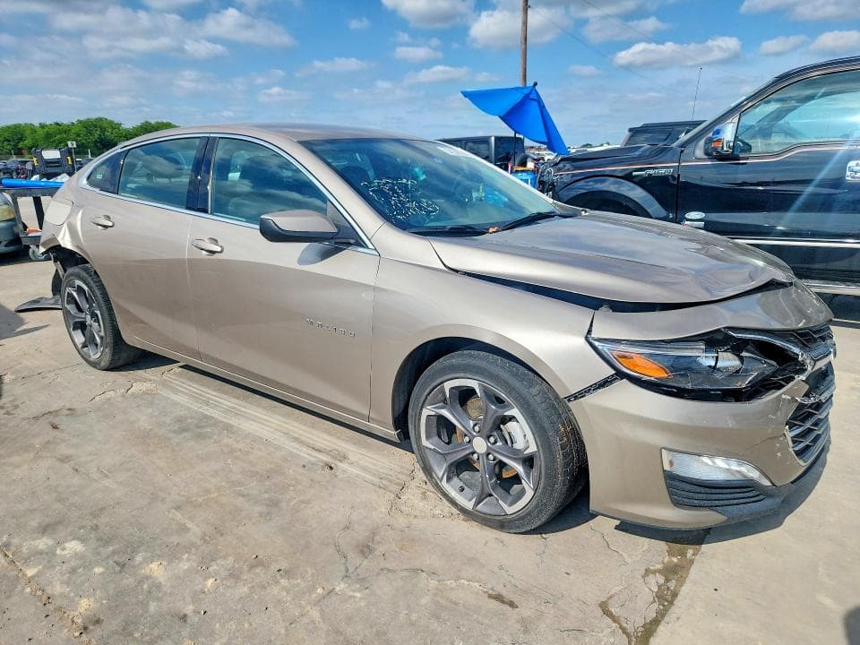 2022 CHEVROLET MALIBU LT 4