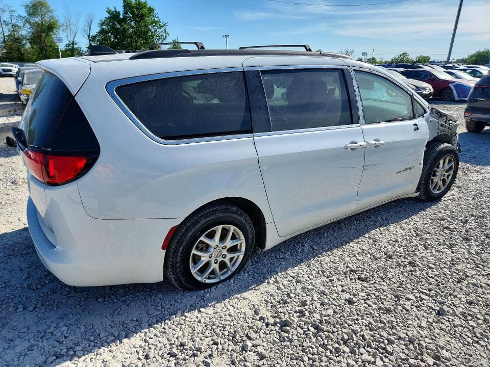 2021 CHRYSLER VOYAGER LXI 3