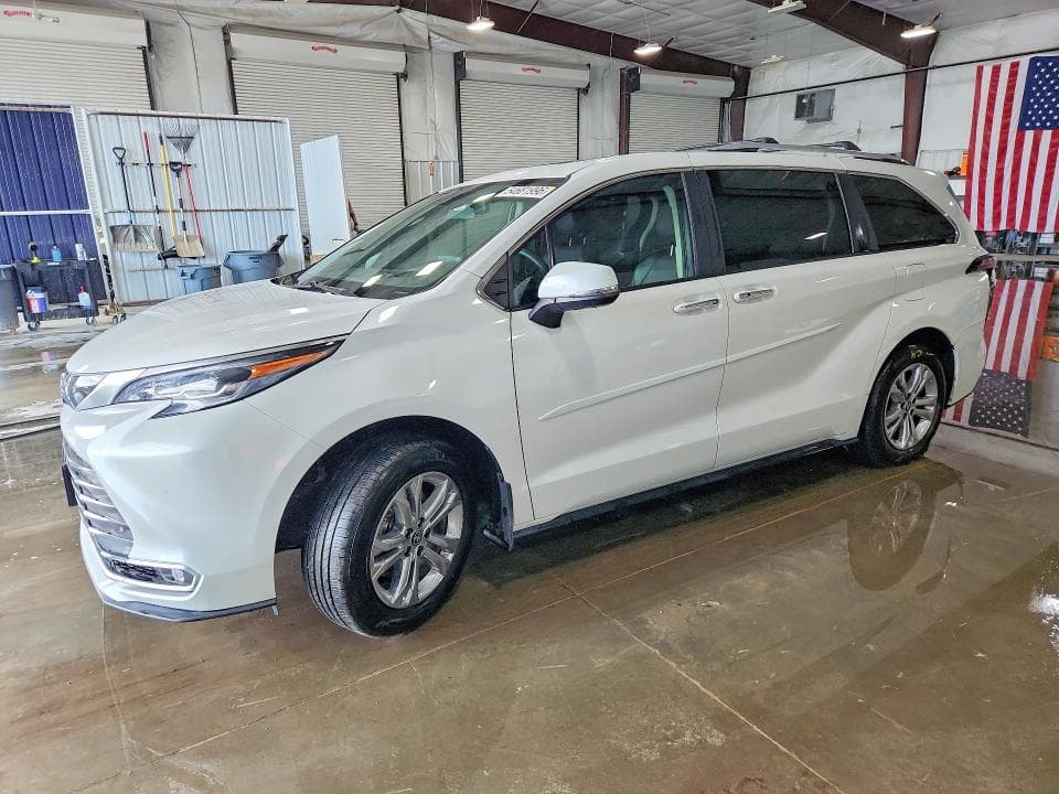 2024 TOYOTA SIENNA PLATINUM 7-PASSENGER