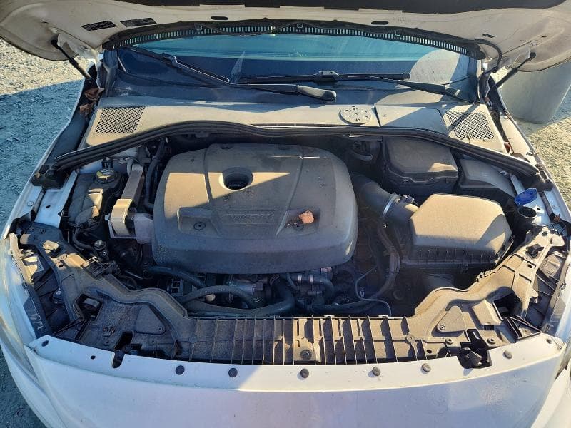 2017 VOLVO S60 11