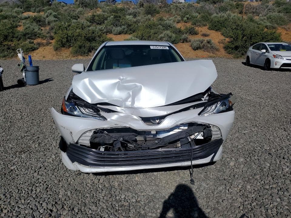 2018 TOYOTA CAMRY XLE 5