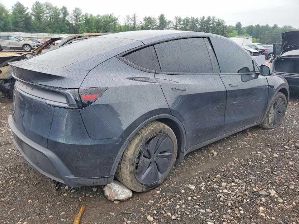 2026 TESLA MODEL Y 3