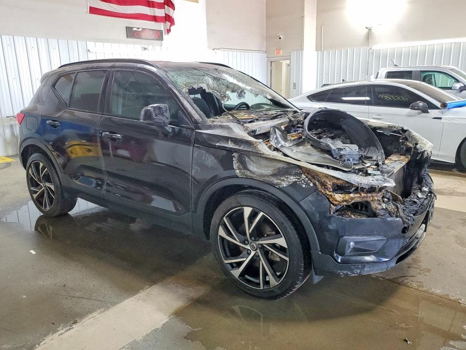 2020 VOLVO XC40 T5 R-DESIGN 4