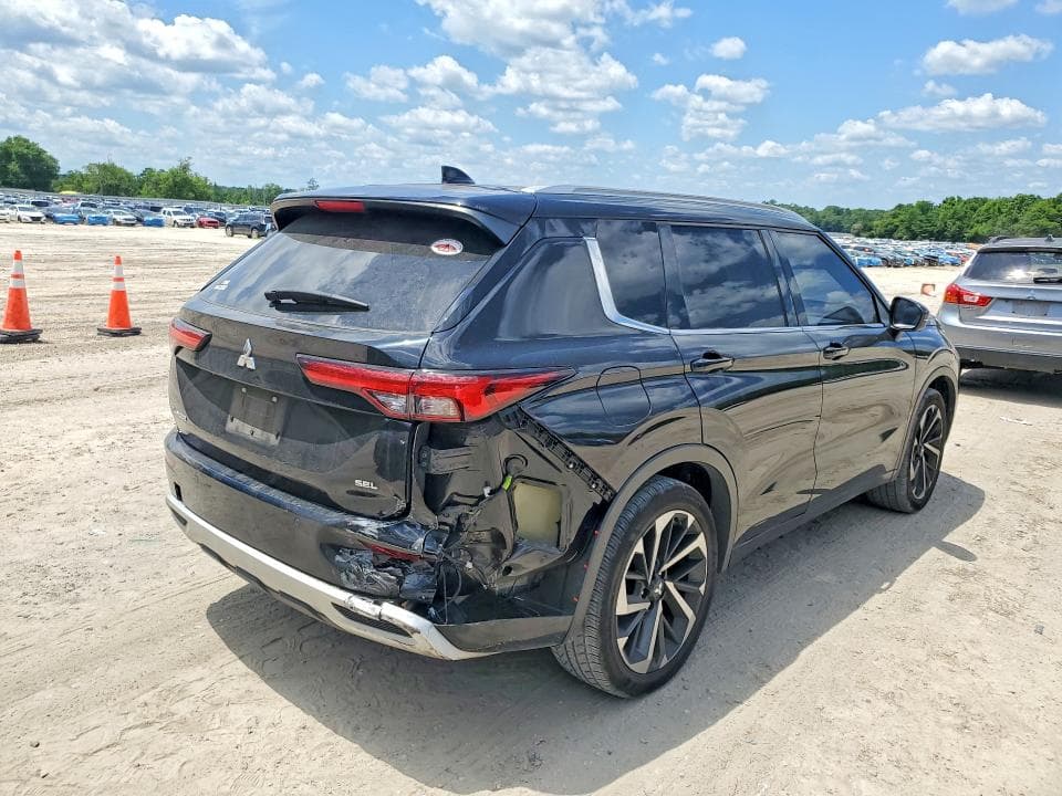 2023 MITSUBISHI OUTLANDER SEL 3
